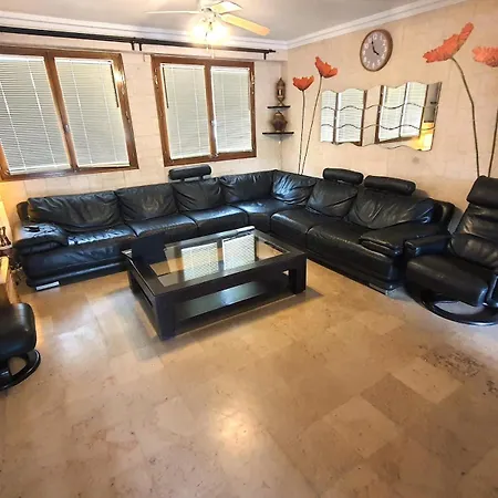 Cosy Big House Near Paris, Roissy, Big Parking Holiday home *