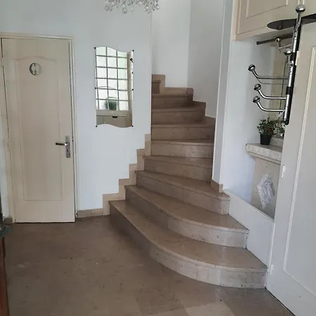Cosy Big House Near Paris, Roissy, Big Parking Holiday home Le Blanc-Mesnil