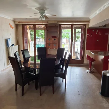 Cosy Big House Near Paris, Roissy, Big Parking Le Blanc-Mesnil